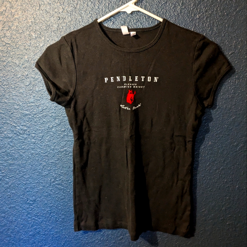 District Threads Pendleton T Shirt Womens Small